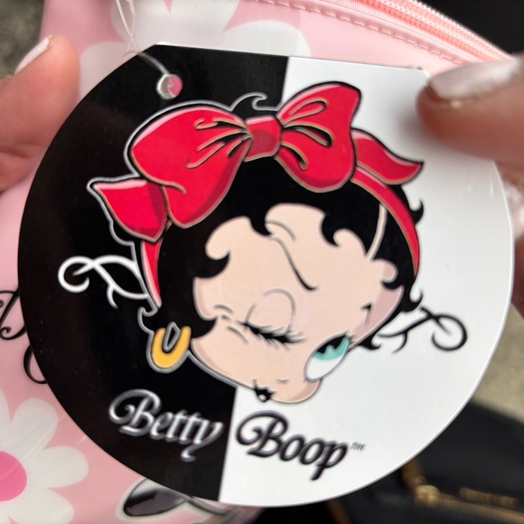 NWT- Betty Boop Drawstring Backpack - Picture 4 of 5